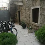 Palace Stafileo * Trogir