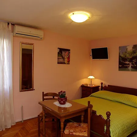 Apartment Palace Stafileo *