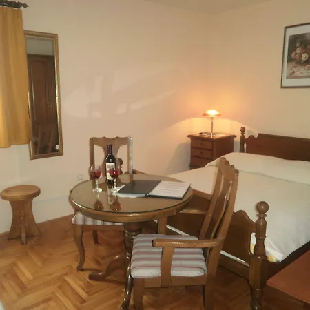 Apartament Palace Stafileo