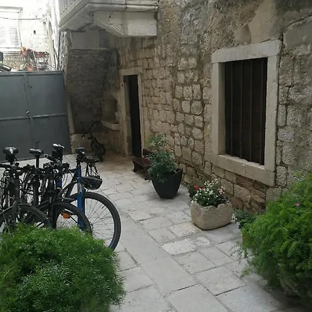 Palace Stafileo * Trogir