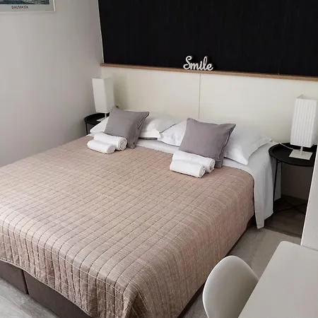 Palace Stafileo Apartamento