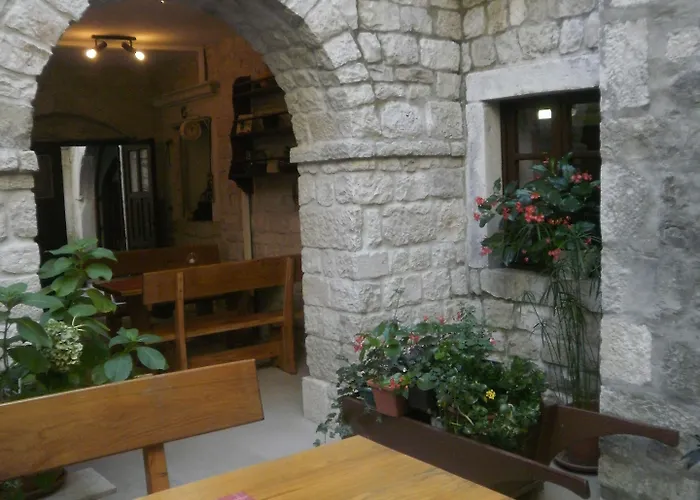 Apartment Palace Stafileo Trogir